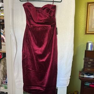 Express Strapless Velvet Midi Dress in Burgundy